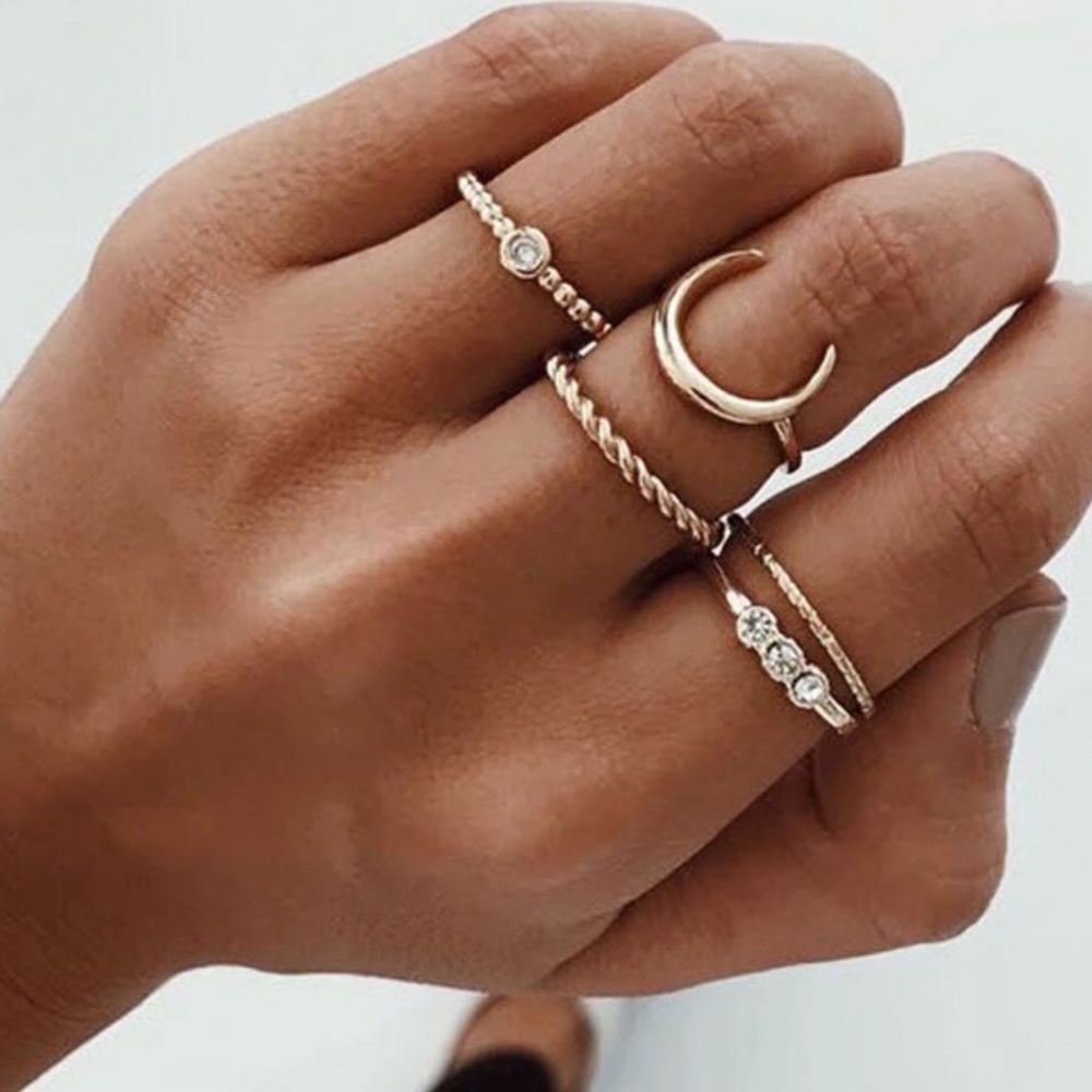 4 for $25✨New✨Boho Crescent Moon Ring set🌙